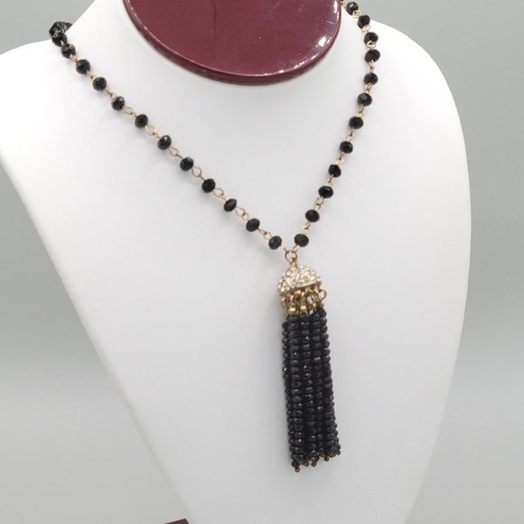 Womens Gold Tone Metal and Black Beaded Fashion Necklace Tassel Pendant 24 in - Picture 2 of 9